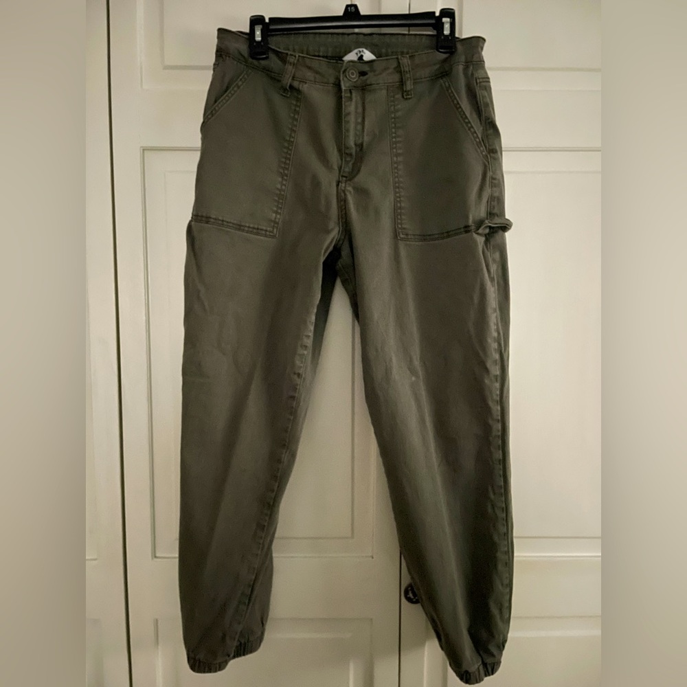 YMI khaki style pants, size 13/31 juniors, smoke free home